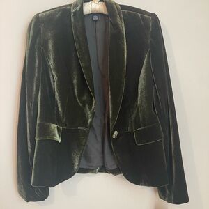 NWT. Deep Green Velvet Tailored Blazer with Shawl Lapels